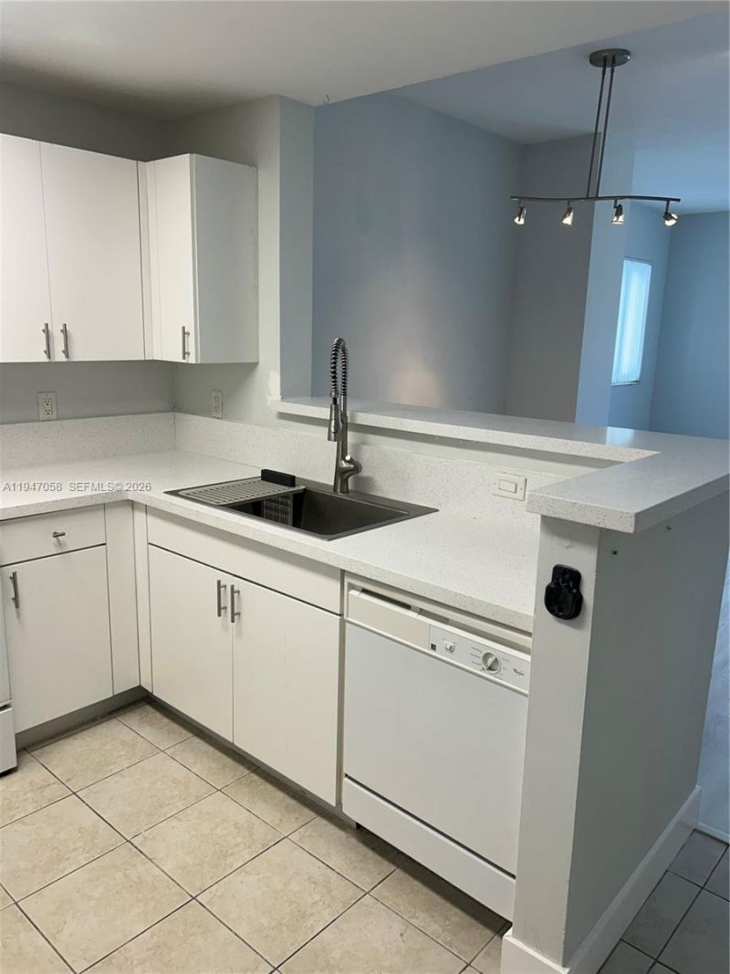 10 Aragon Ave, Unit 814, Coral Gables, FL 33134 Photo