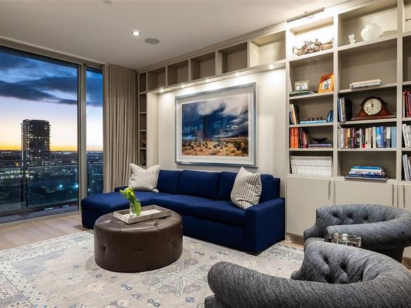 2900 Mckinnon Street, Unit 1103, Dallas, TX 75201