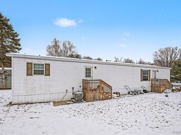 425 Elm Court, Oakland Twp, MI 48363