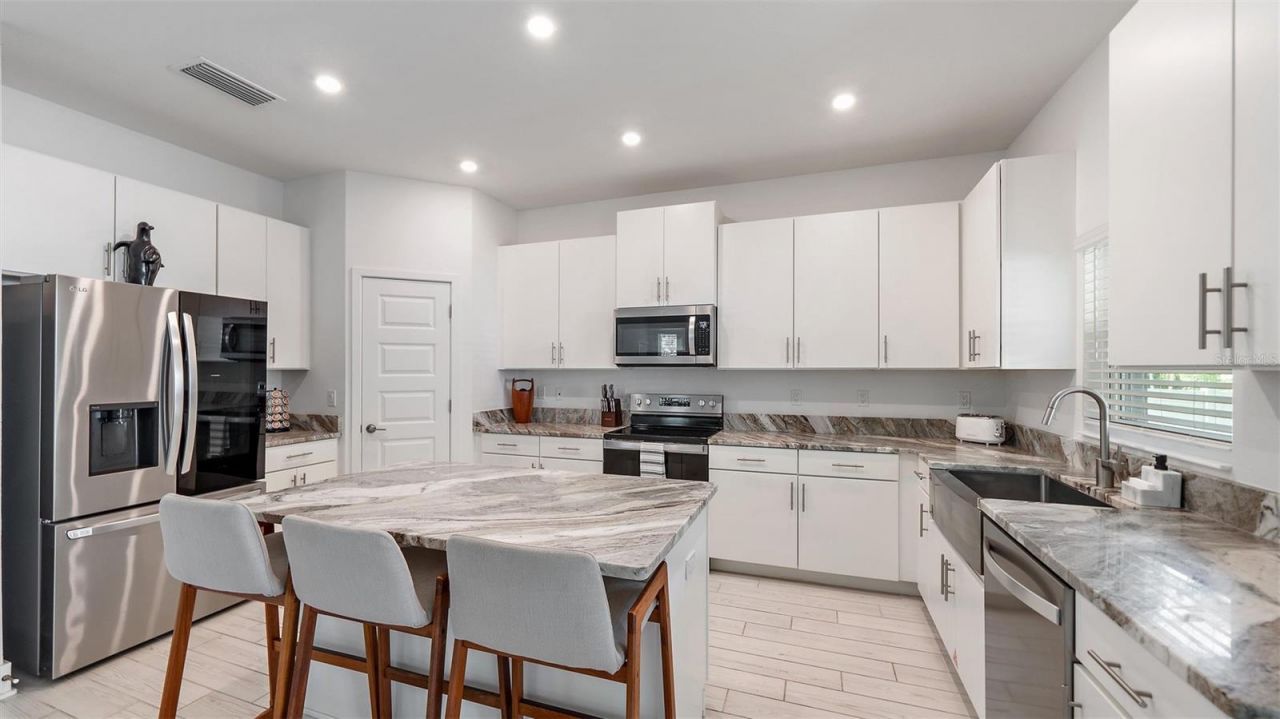 2587 Temple Street, Sarasota, FL 34239 Photo