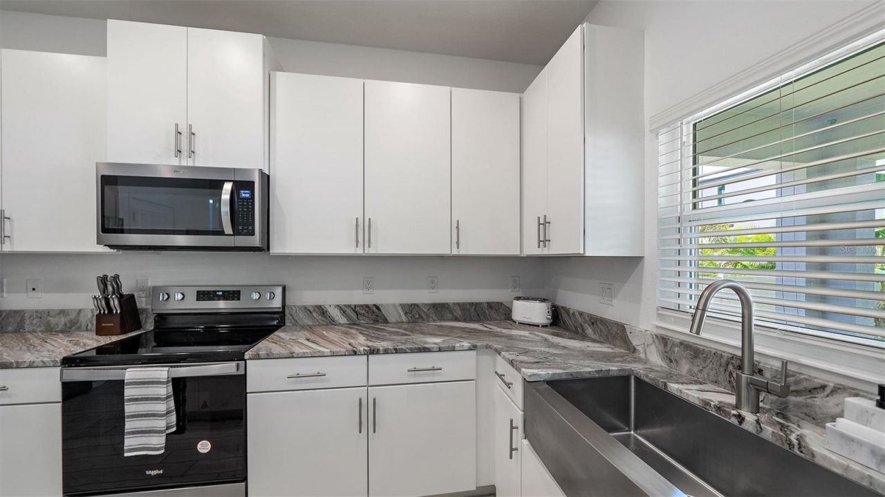 2587 Temple Street, Sarasota, FL 34239 Photo