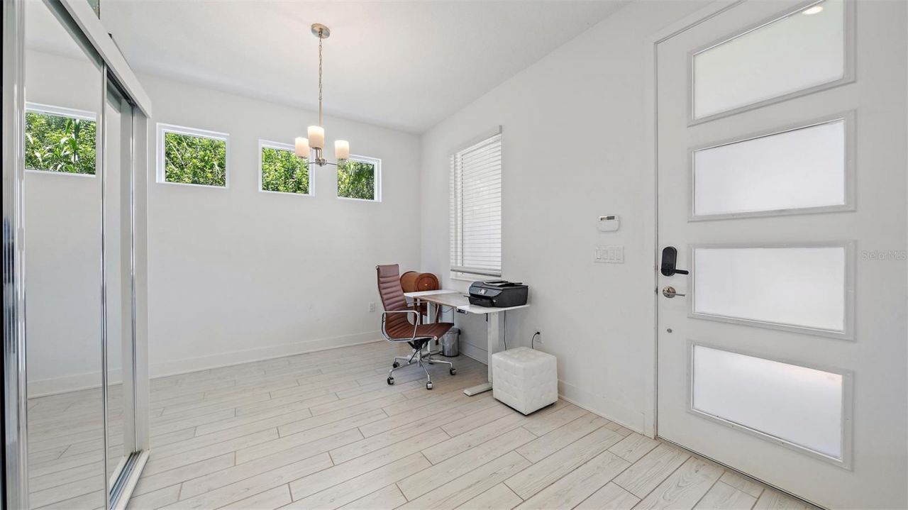 2587 Temple Street, Sarasota, FL 34239 Photo