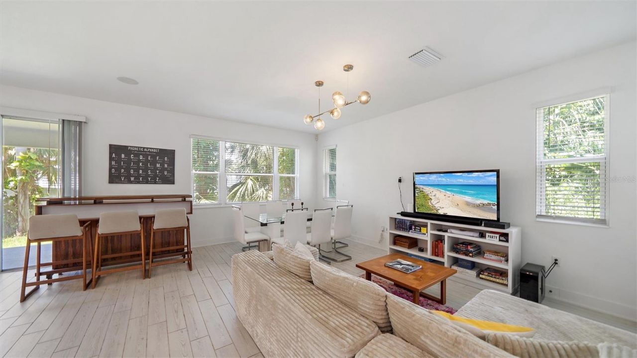 2587 Temple Street, Sarasota, FL 34239 Photo