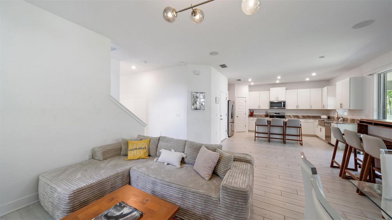 2587 Temple Street, Sarasota, FL 34239 Photo