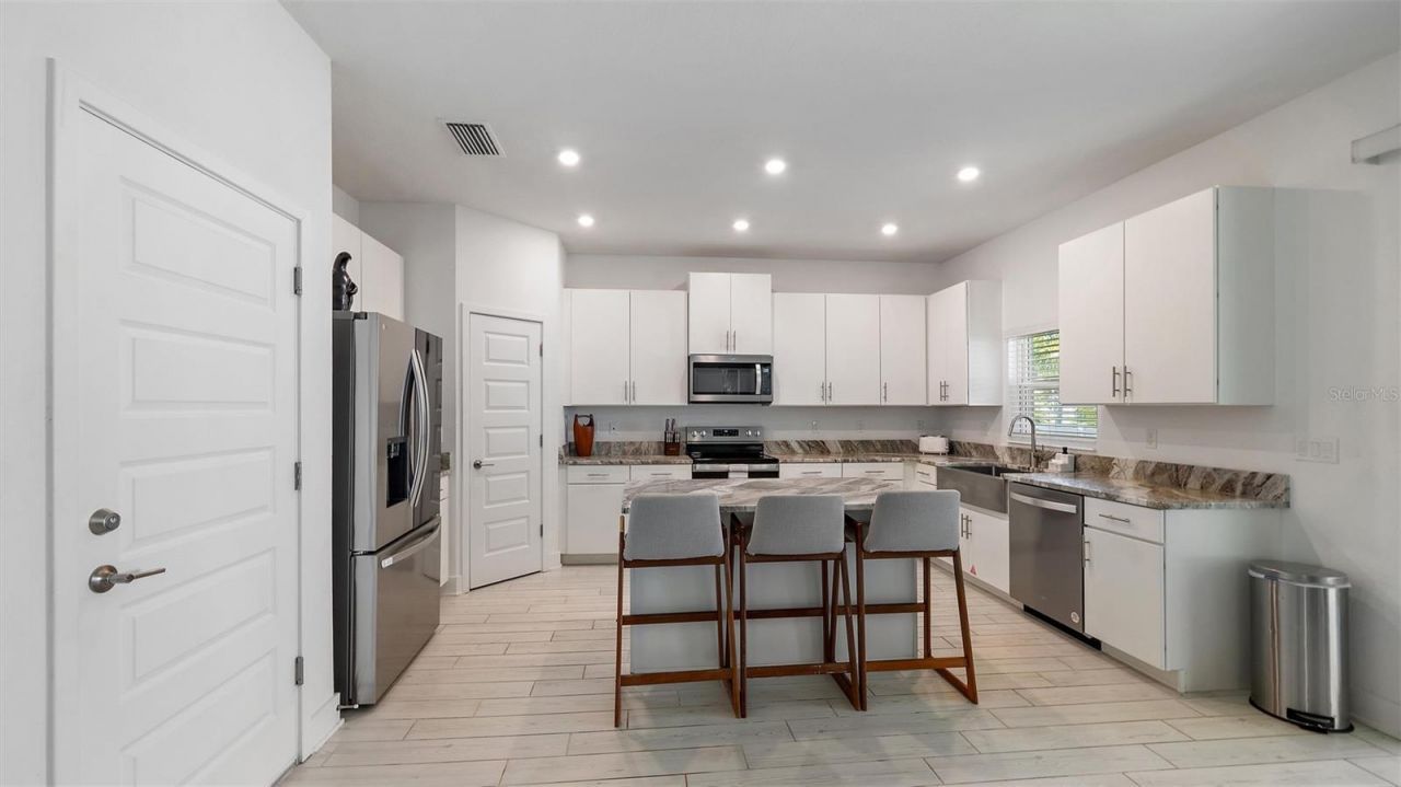 2587 Temple Street, Sarasota, FL 34239 Photo