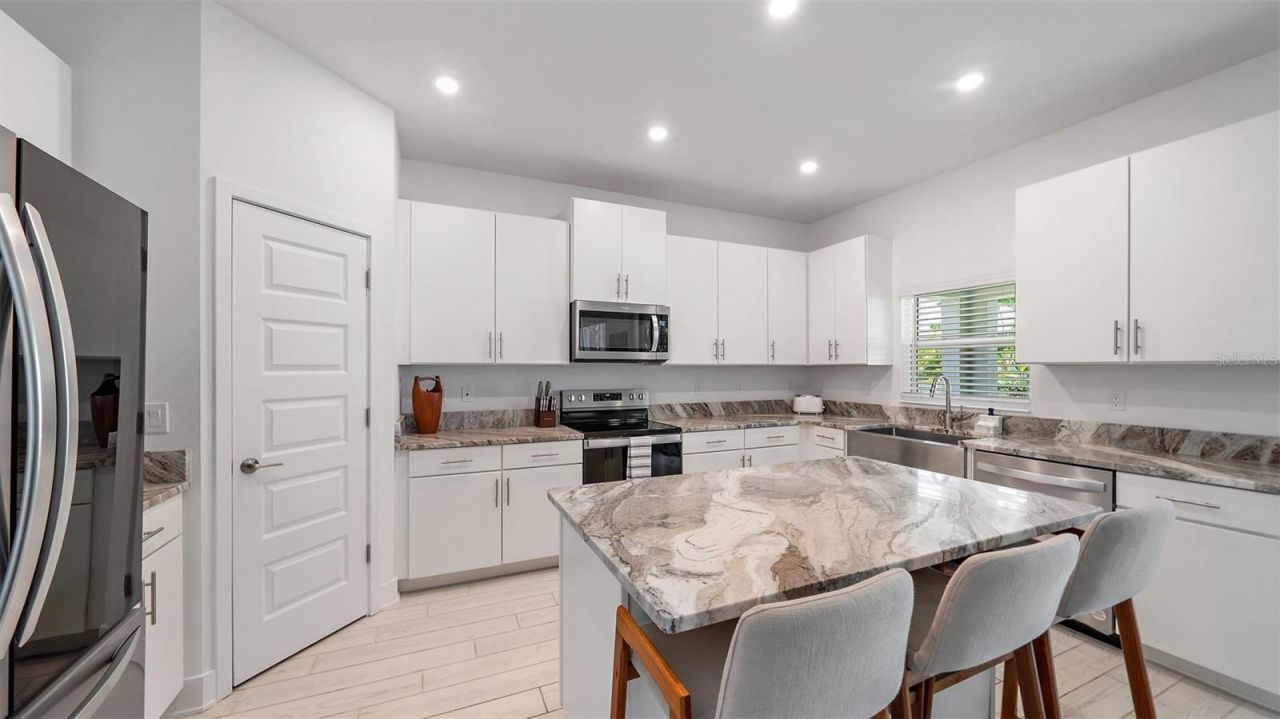 2587 Temple Street, Sarasota, FL 34239 Photo