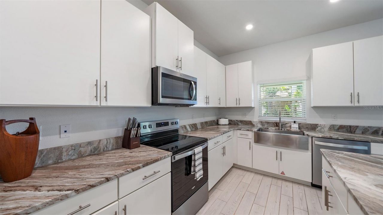 2587 Temple Street, Sarasota, FL 34239 Photo