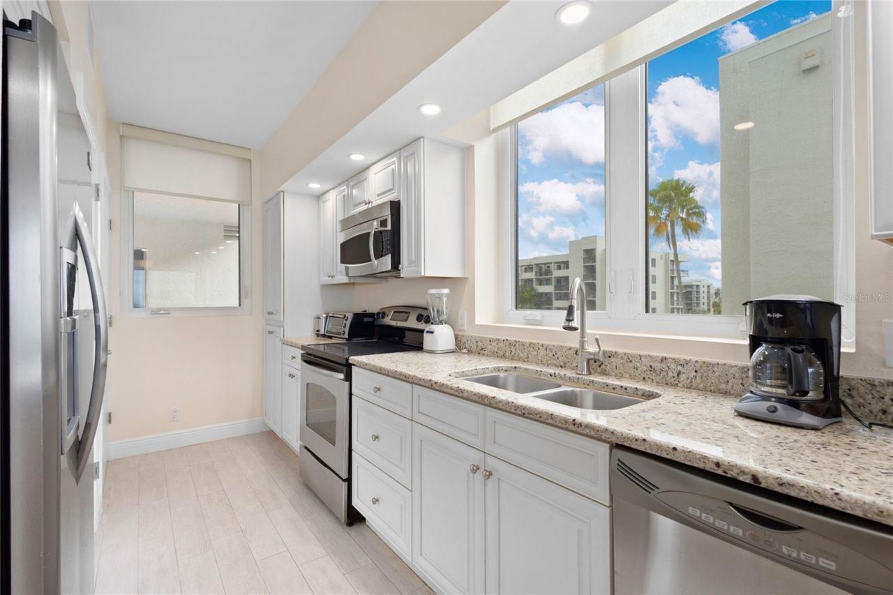 1145 Gulf Of Mexico Drive, Unit 401, Longboat Key, FL 34228 Photo