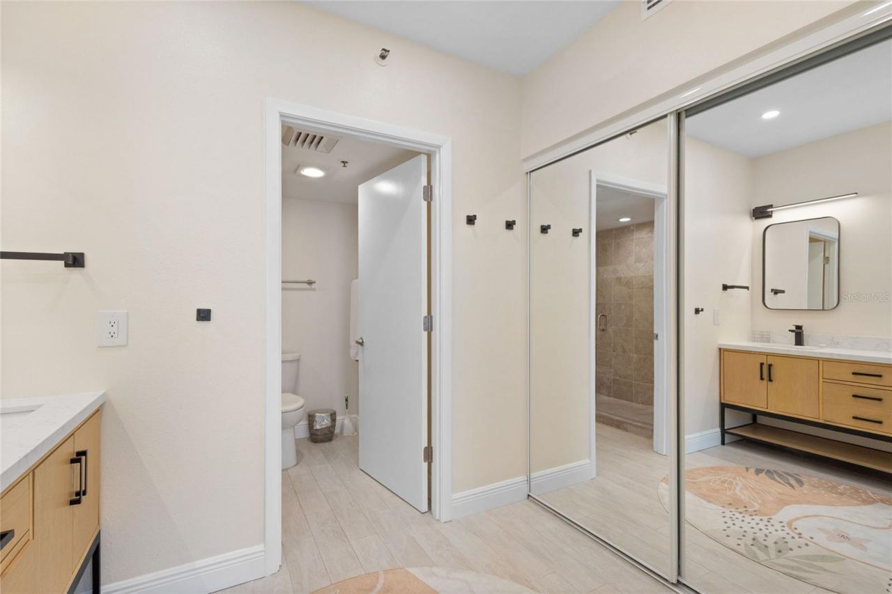 1145 Gulf Of Mexico Drive, Unit 401, Longboat Key, FL 34228 Photo