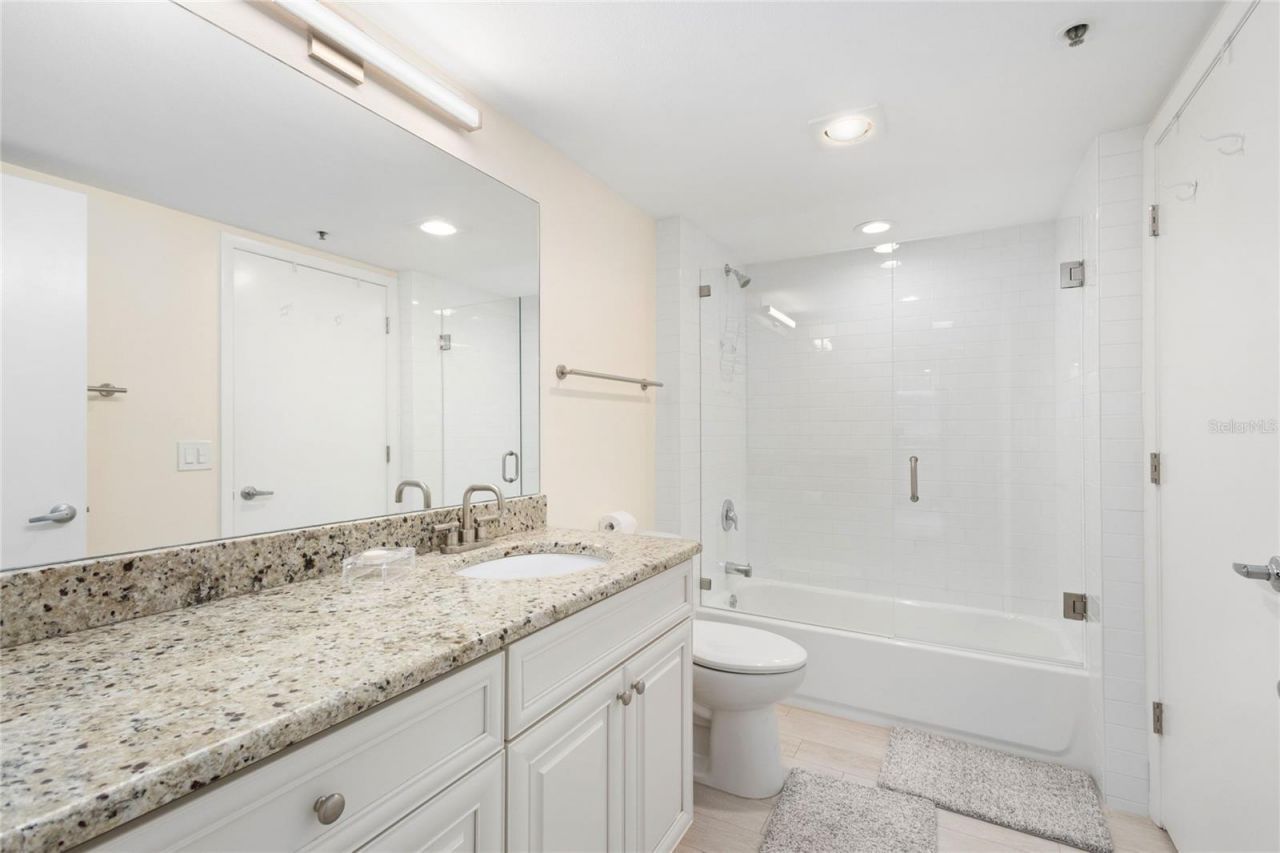 1145 Gulf Of Mexico Drive, Unit 401, Longboat Key, FL 34228 Photo