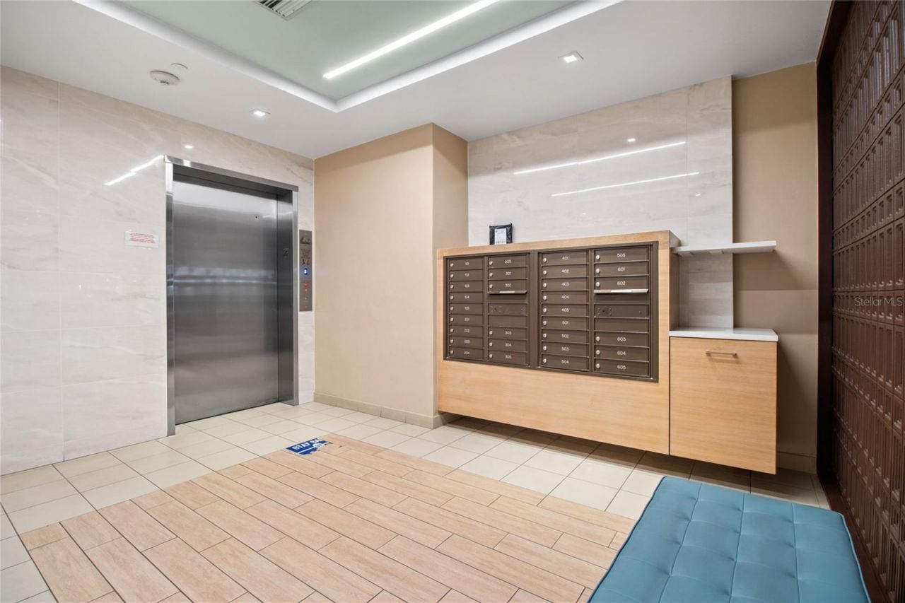 1145 Gulf Of Mexico Drive, Unit 401, Longboat Key, FL 34228 Photo