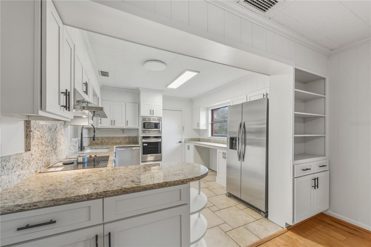 274 W Kings Highway, Center Hill, FL 33514 Photo