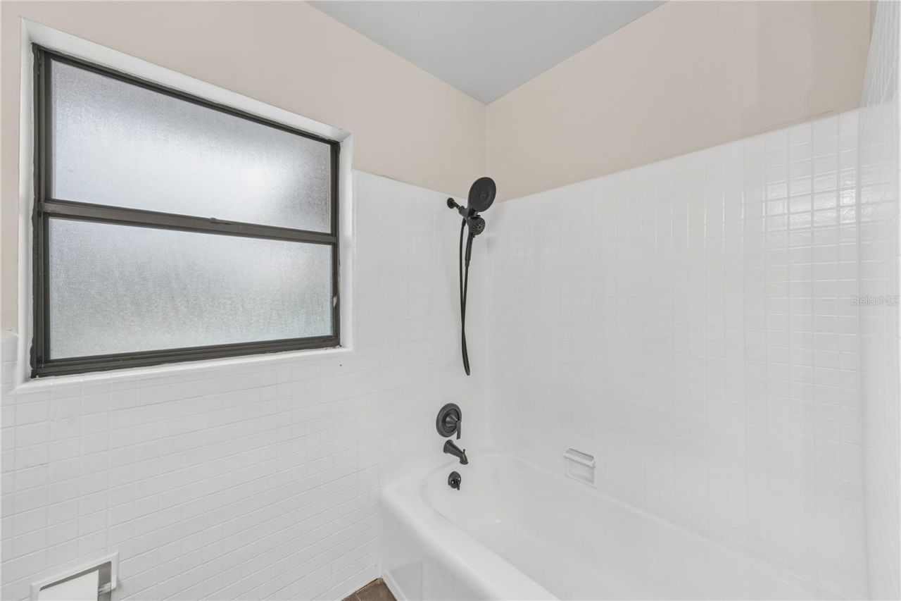 274 W Kings Highway, Center Hill, FL 33514 Photo