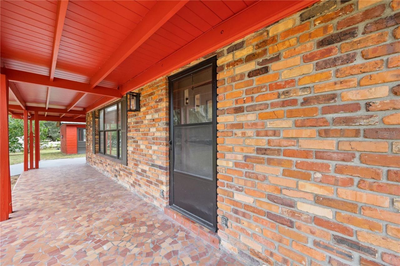 274 W Kings Highway, Center Hill, FL 33514 Photo