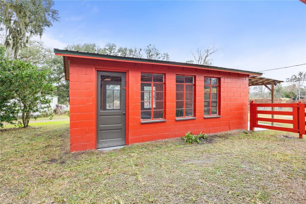 274 W Kings Highway, Center Hill, FL 33514 Photo
