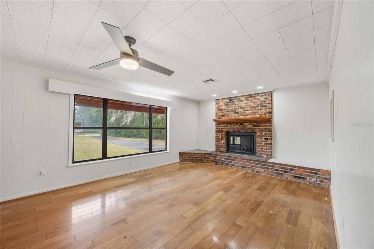 274 W Kings Highway, Center Hill, FL 33514 Photo