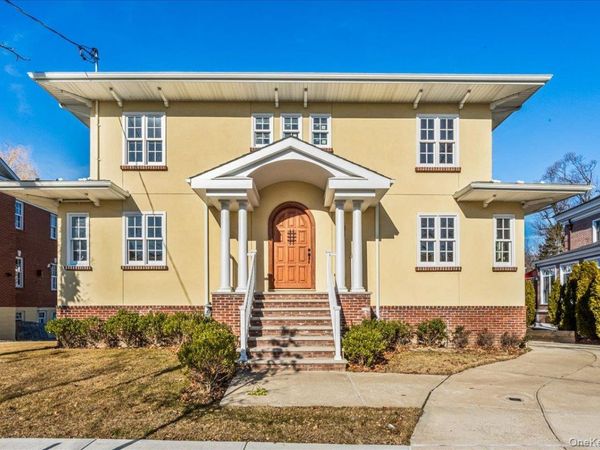 233-25 38th Drive, Douglaston, NY 11363