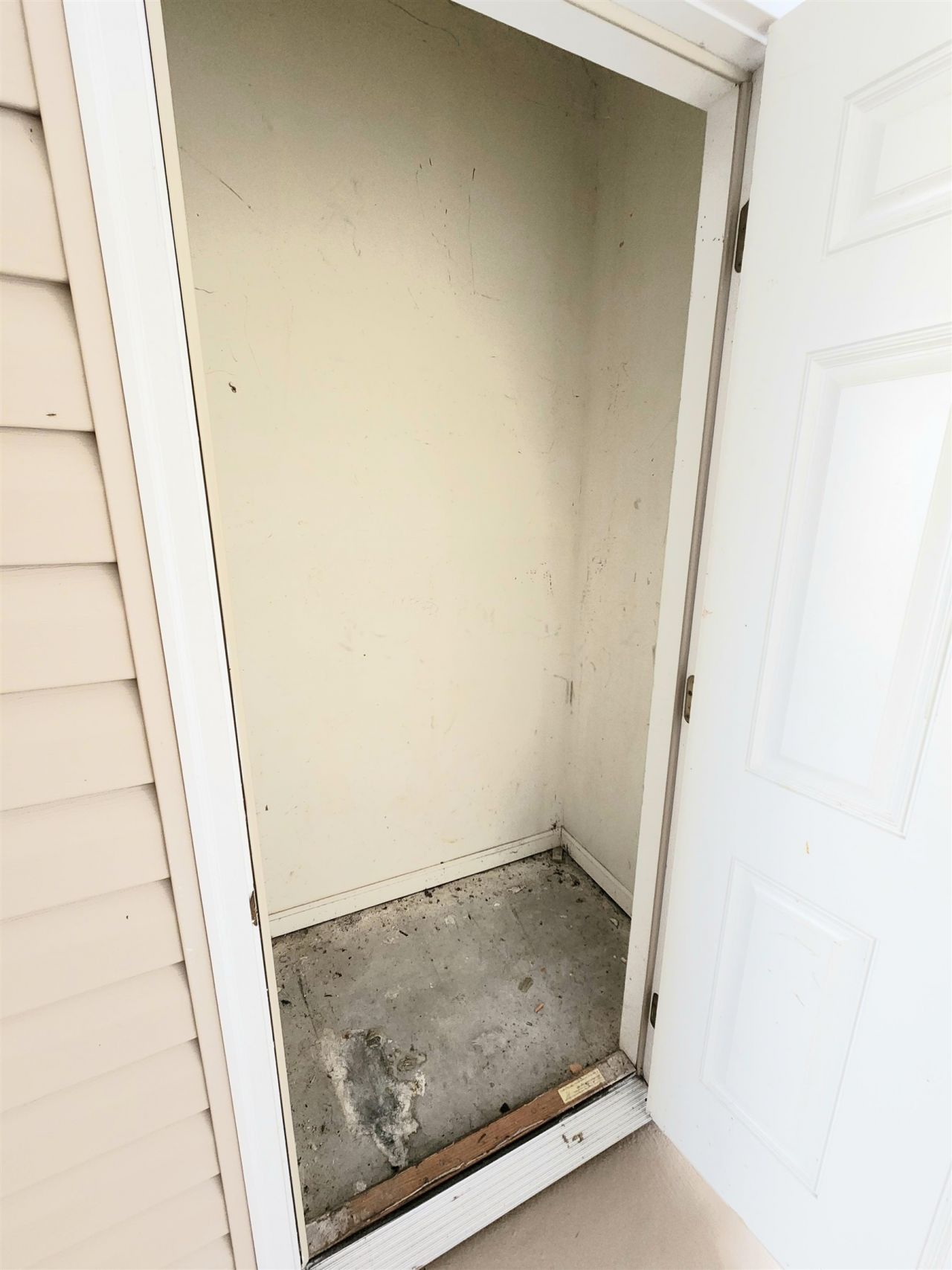 2080 Cross Gate Blvd. Photo 11