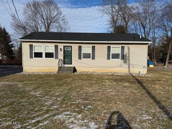 12 Clover Avenue, East Greenbush, NY 12061