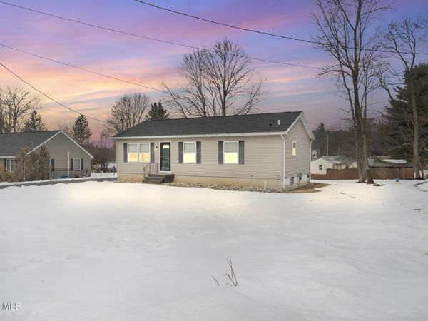 12 Clover Avenue, East Greenbush, NY 12061