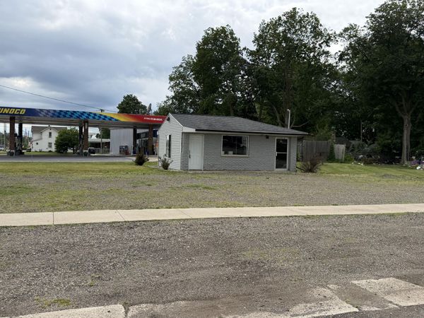 102 N Lincoln Avenue, Three Rivers, MI 49093