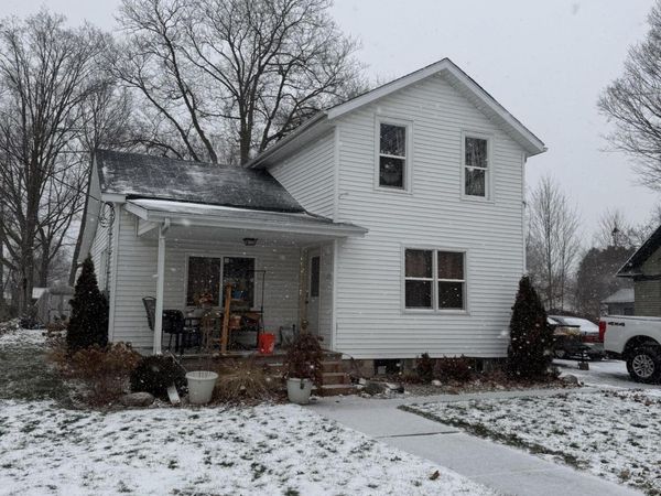 108 N Lincoln Avenue, Three Rivers, MI 49093