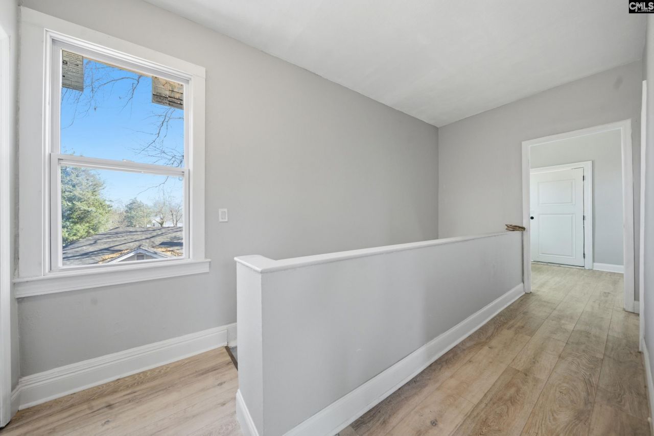 2411 Laurel Street  Photo 11