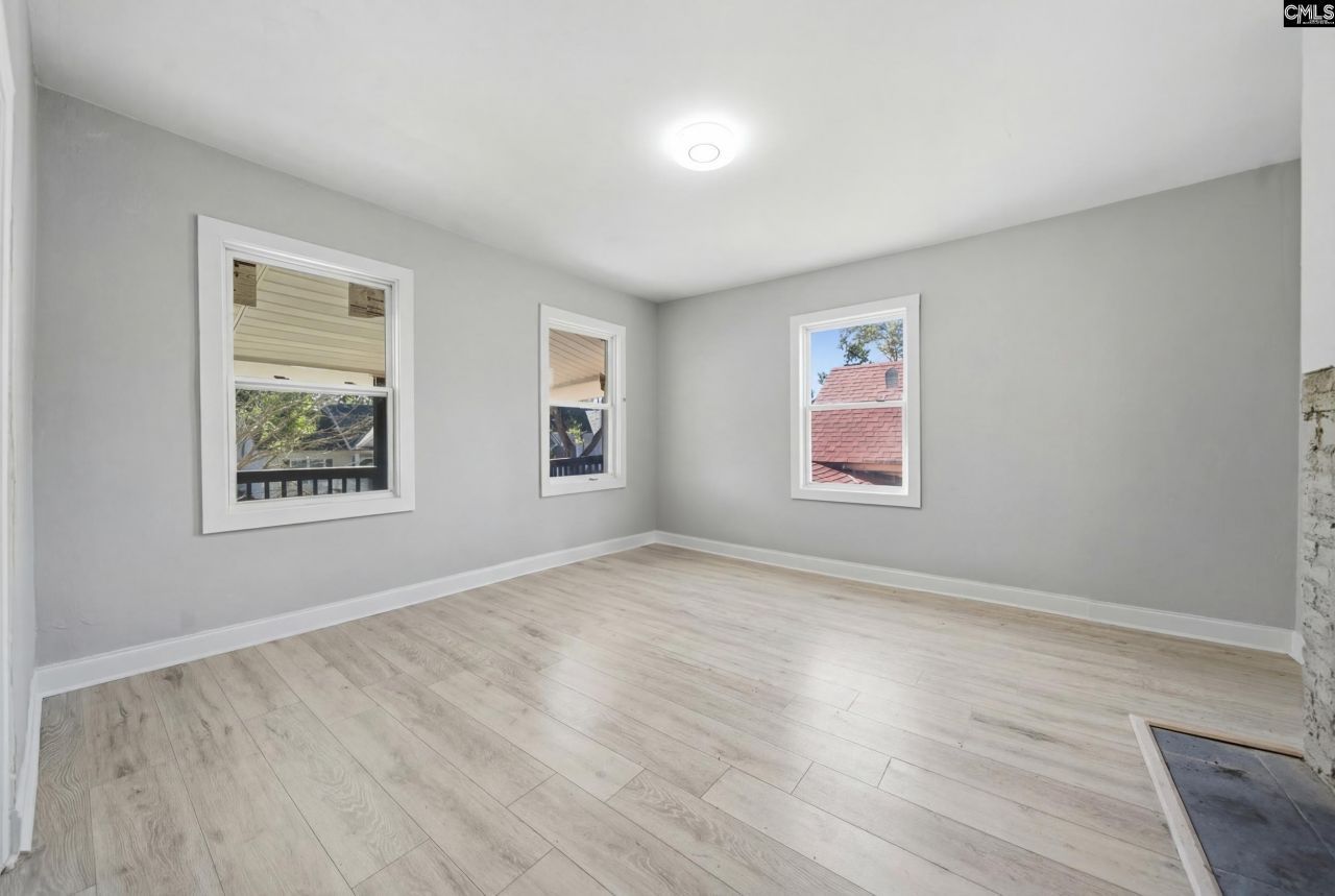 2411 Laurel Street  Photo 16