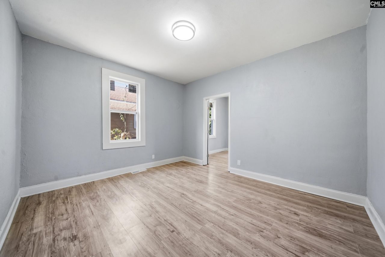 2411 Laurel Street  Photo 17