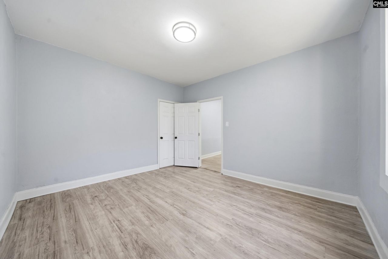 2411 Laurel Street  Photo 18