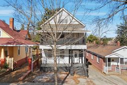 2411 Laurel Street  photo 4