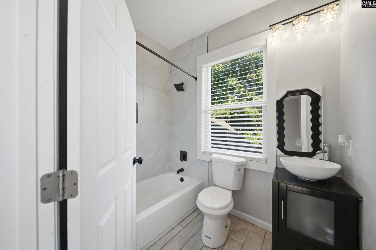 2411 Laurel Street  Photo 21