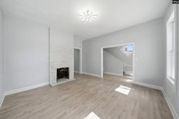 2411 Laurel Street  photo 4