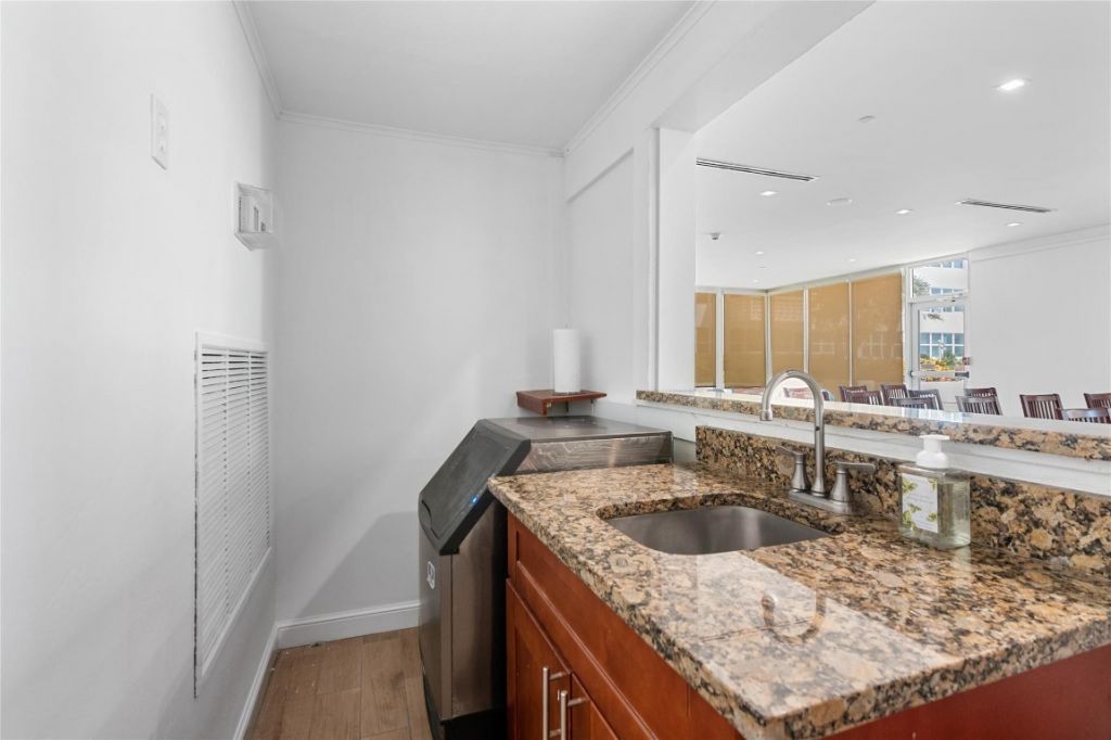 4010 Galt Ocean Drive, Unit 312, Fort Lauderdale, FL 33308 Photo