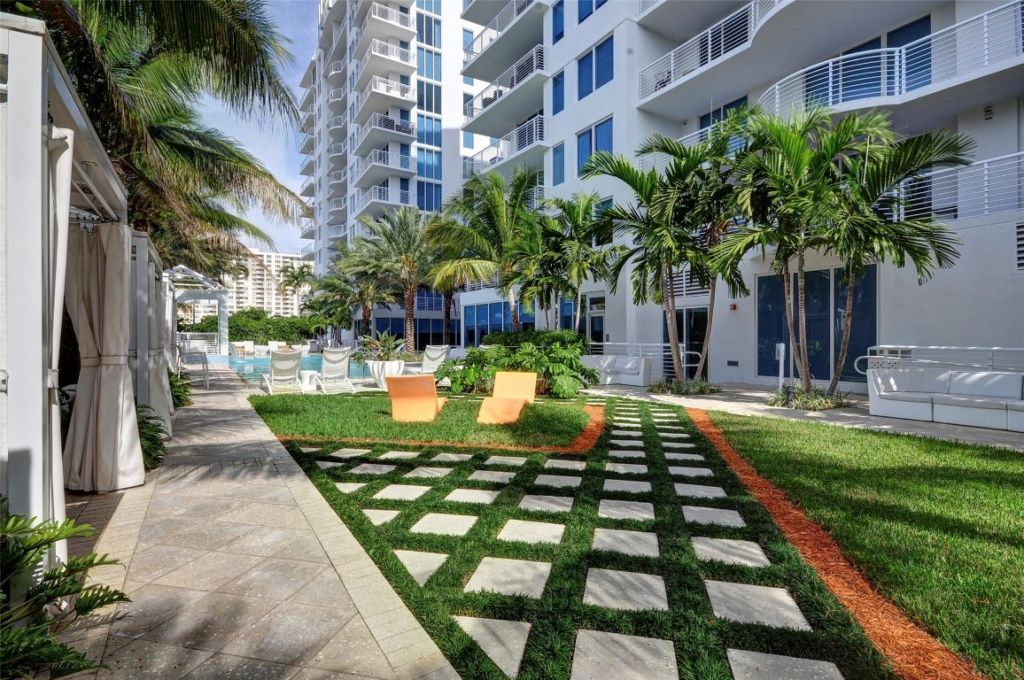 2831 N Ocean Boulevard, Unit 801N, Fort Lauderdale, FL 33308 Photo