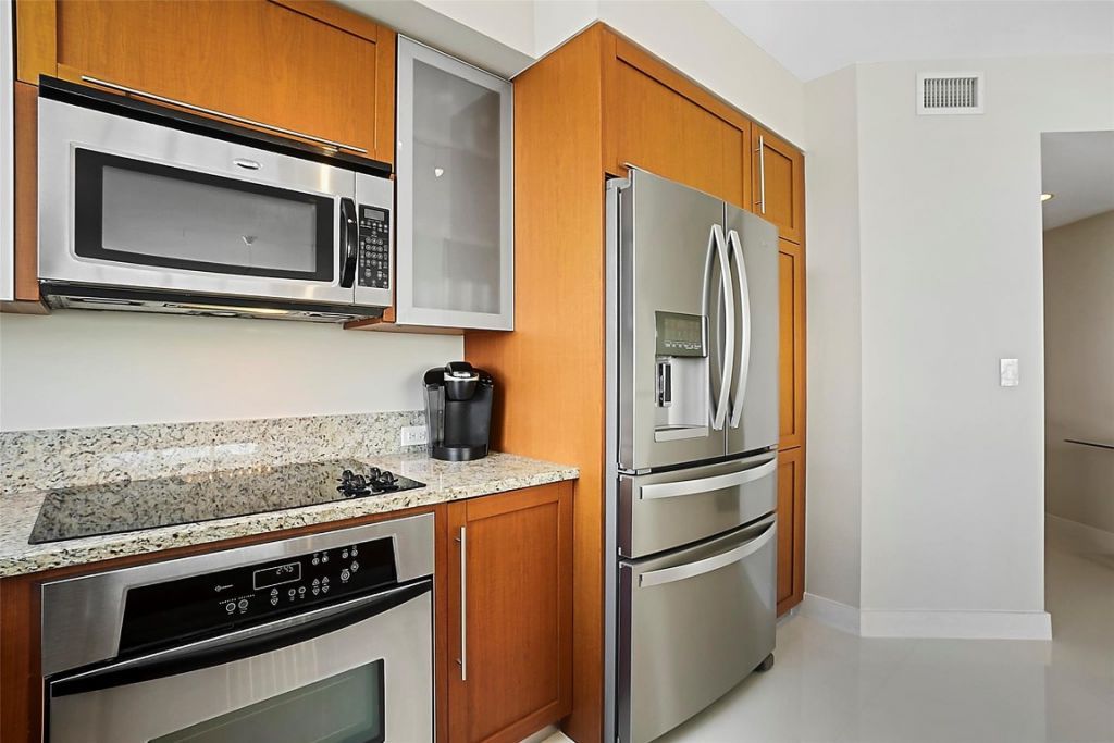 2831 N Ocean Boulevard, Unit 801N, Fort Lauderdale, FL 33308 Photo