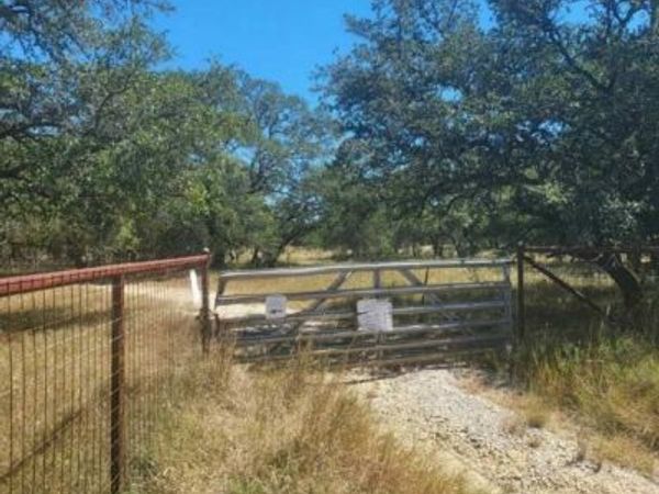 346 Ammann Road , Boerne, TX 78015