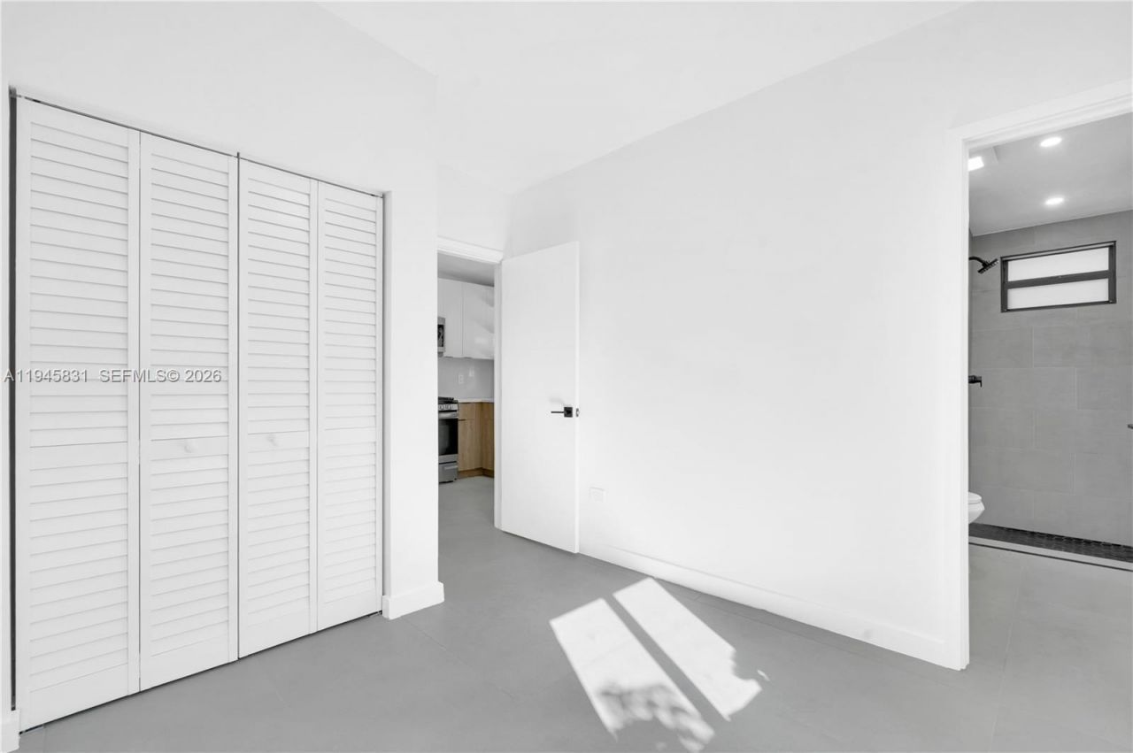 3040 NW 93rd, Unit D, Miami, FL 33147 Photo