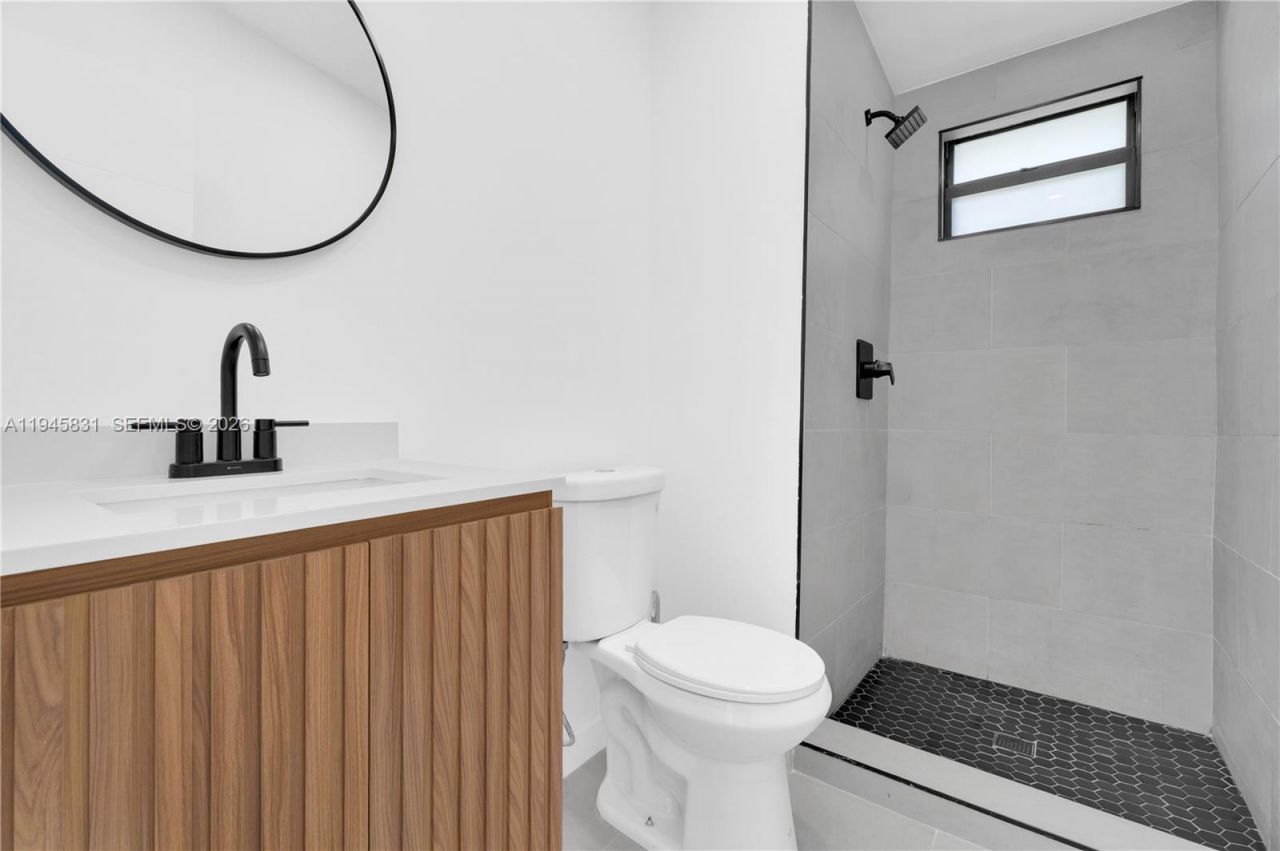 3040 NW 93rd, Unit D, Miami, FL 33147 Photo