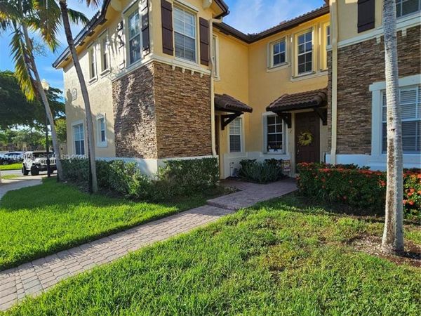 9209 SW 227th St, Unit 1, Cutler Bay, FL 33190