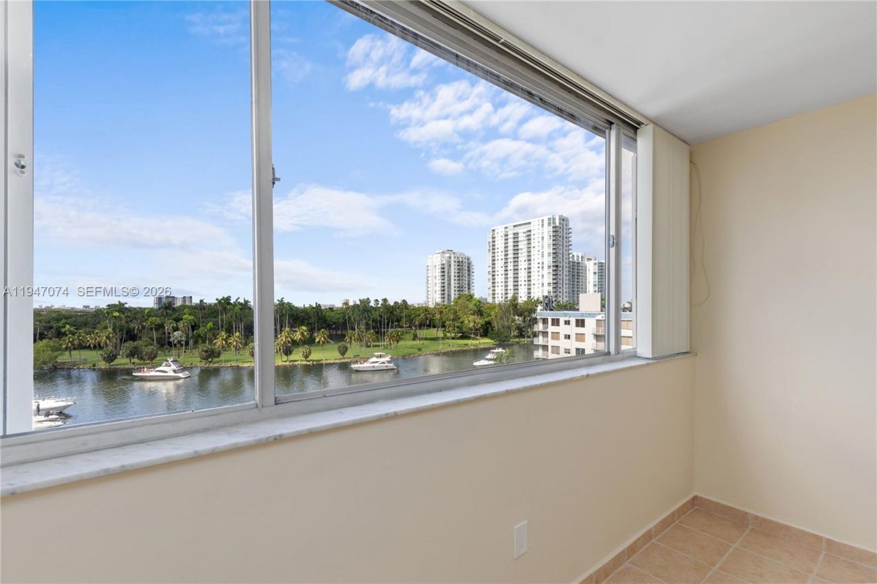 1700 NW N River Dr, Unit 708, Miami, FL 33125 Photo