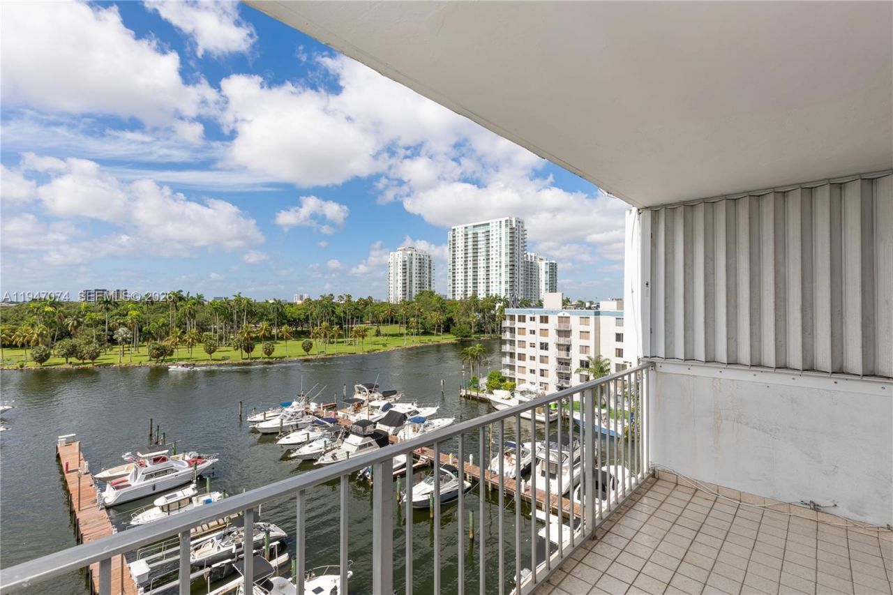 1700 NW N River Dr, Unit 708, Miami, FL 33125 Photo