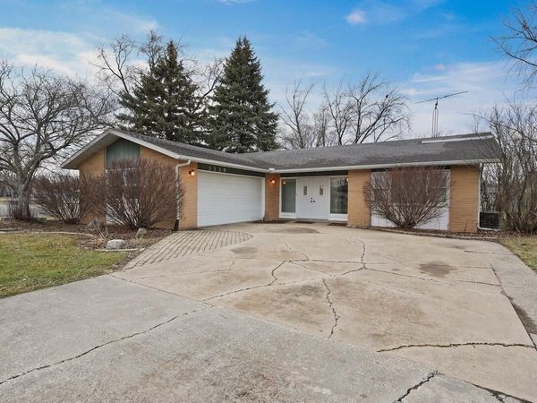 3339 Windy Hill Road, Crown Point, IN 46307