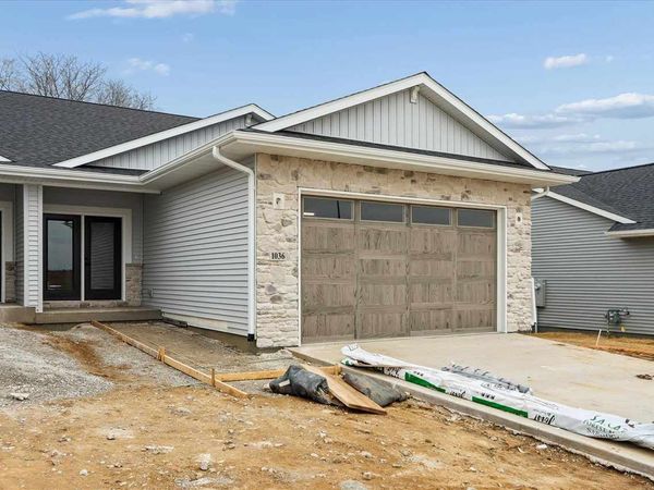 1036 Highland Trl, Solon, IA 52333