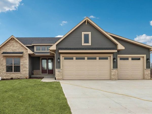 1103 High Ridge Trl, Solon, IA 52333