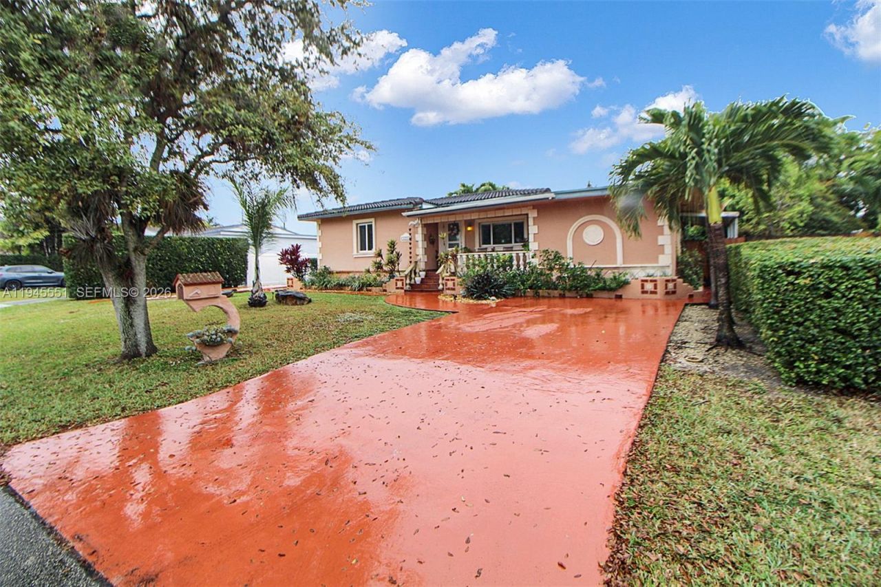 6250 SW 19th St, Miami, FL 33155 Photo