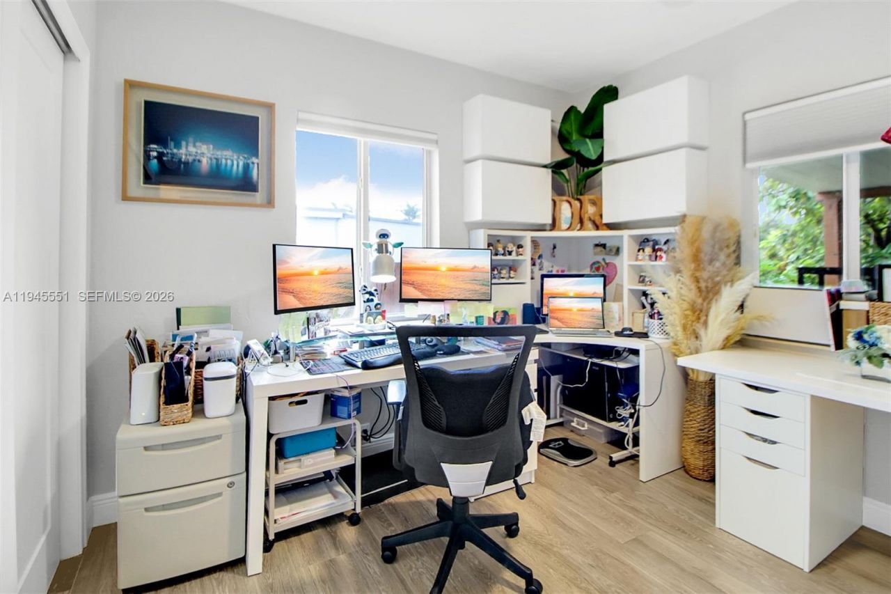 6250 SW 19th St, Miami, FL 33155 Photo