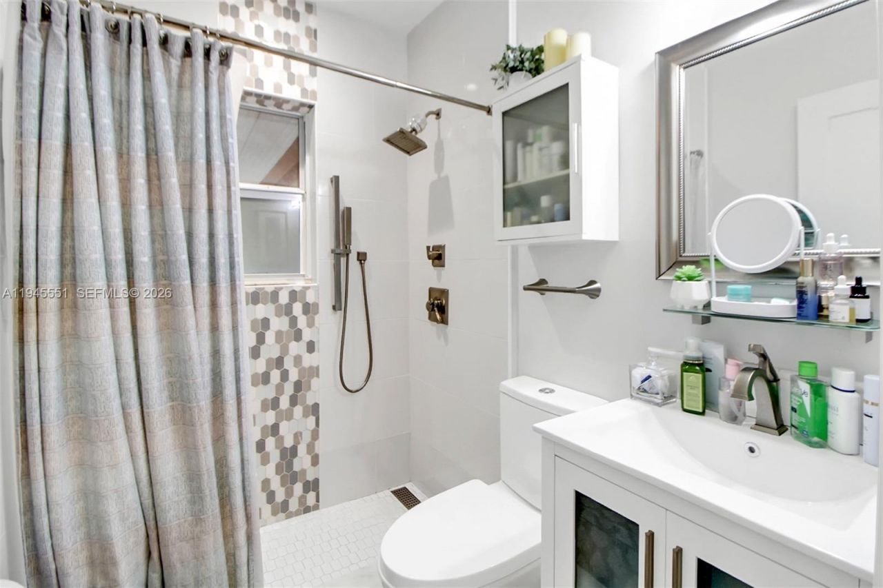 6250 SW 19th St, Miami, FL 33155 Photo