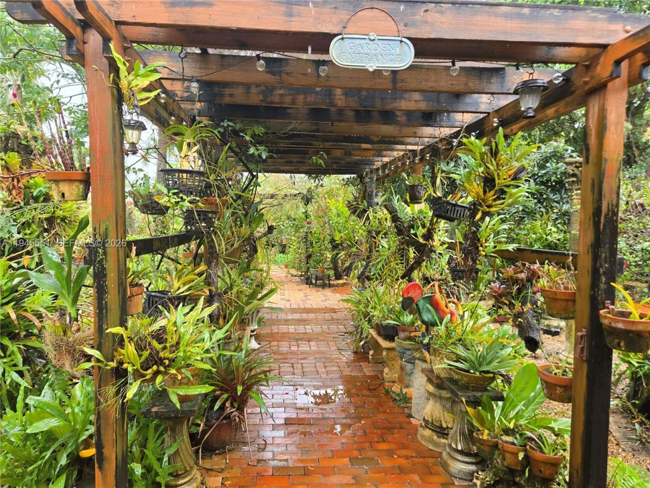 6250 SW 19th St, Miami, FL 33155 Photo