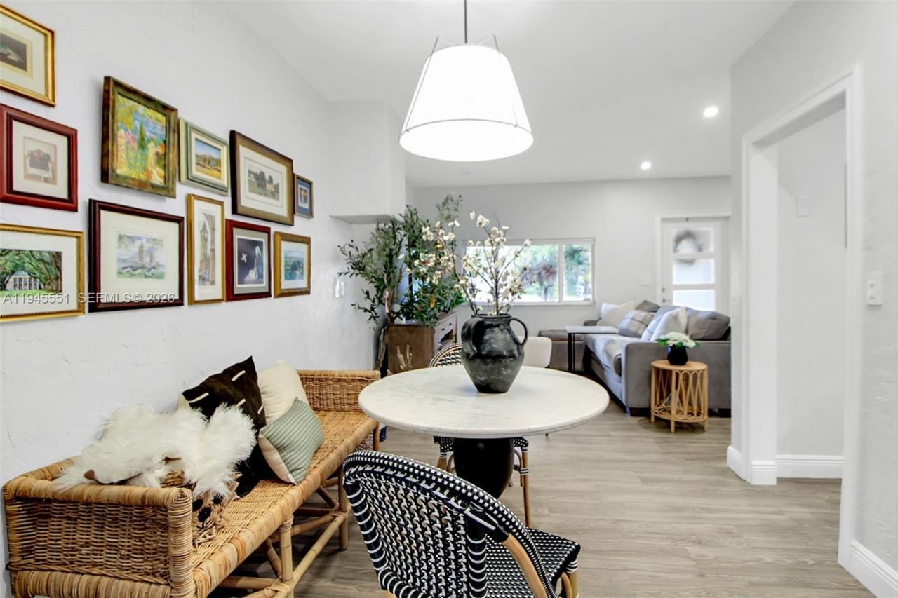 6250 SW 19th St, Miami, FL 33155 Photo